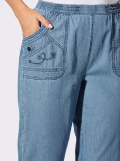 3/4-Jeans mit Zierknöpfen