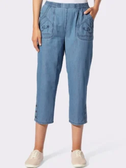 3/4-Jeans mit Zierknöpfen