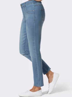 Jeans mit Ziernaht an den Taschen