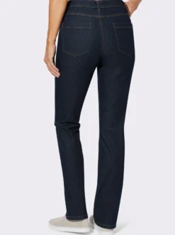 Jeans mit Ziernähten vorne