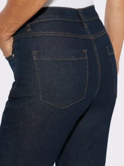 Jeans mit Ziernähten vorne