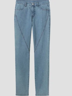 Jeans mit Ziernähten vorne