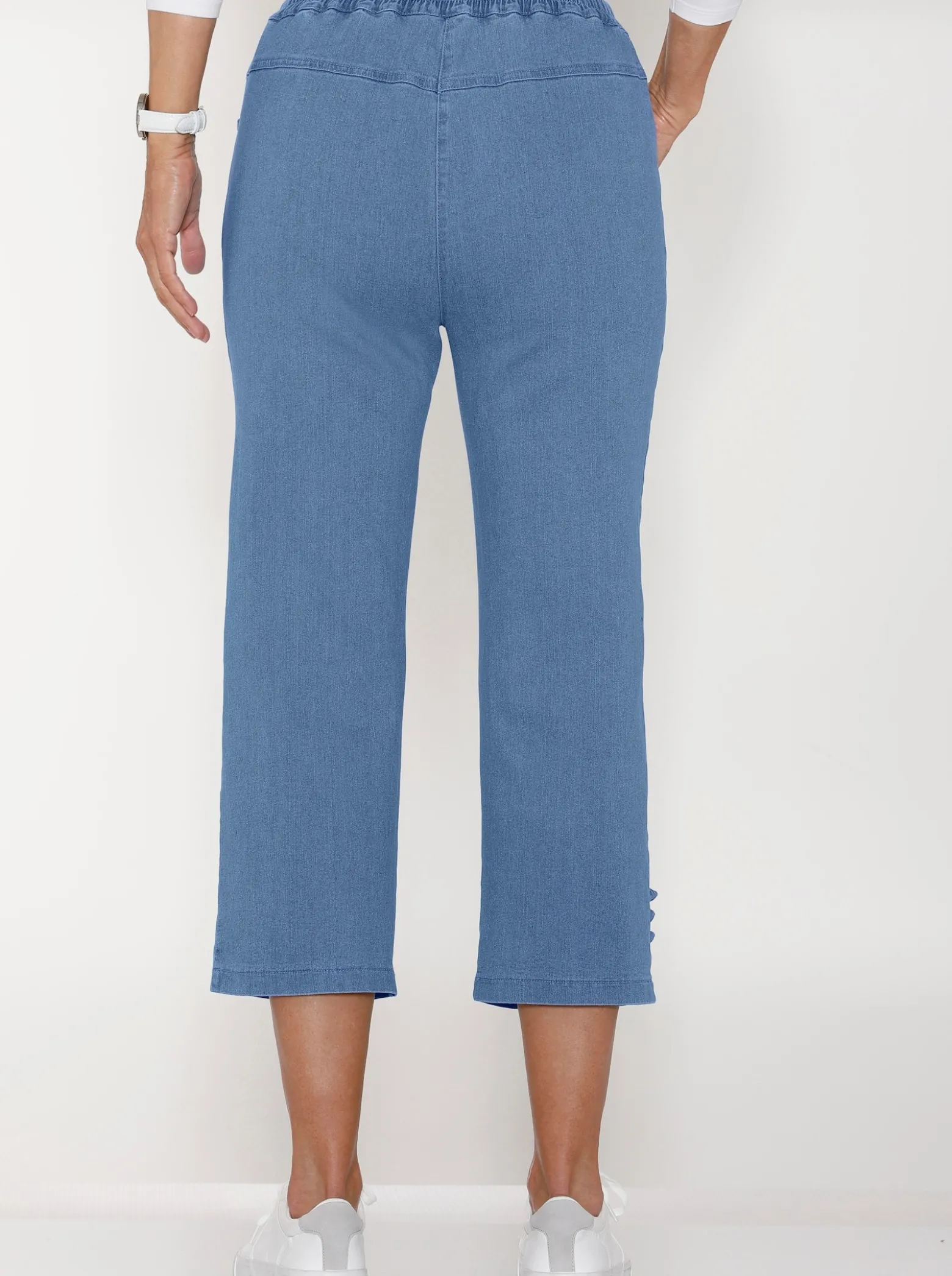 7/8-Jeans mit Zierriegel am Abschluss