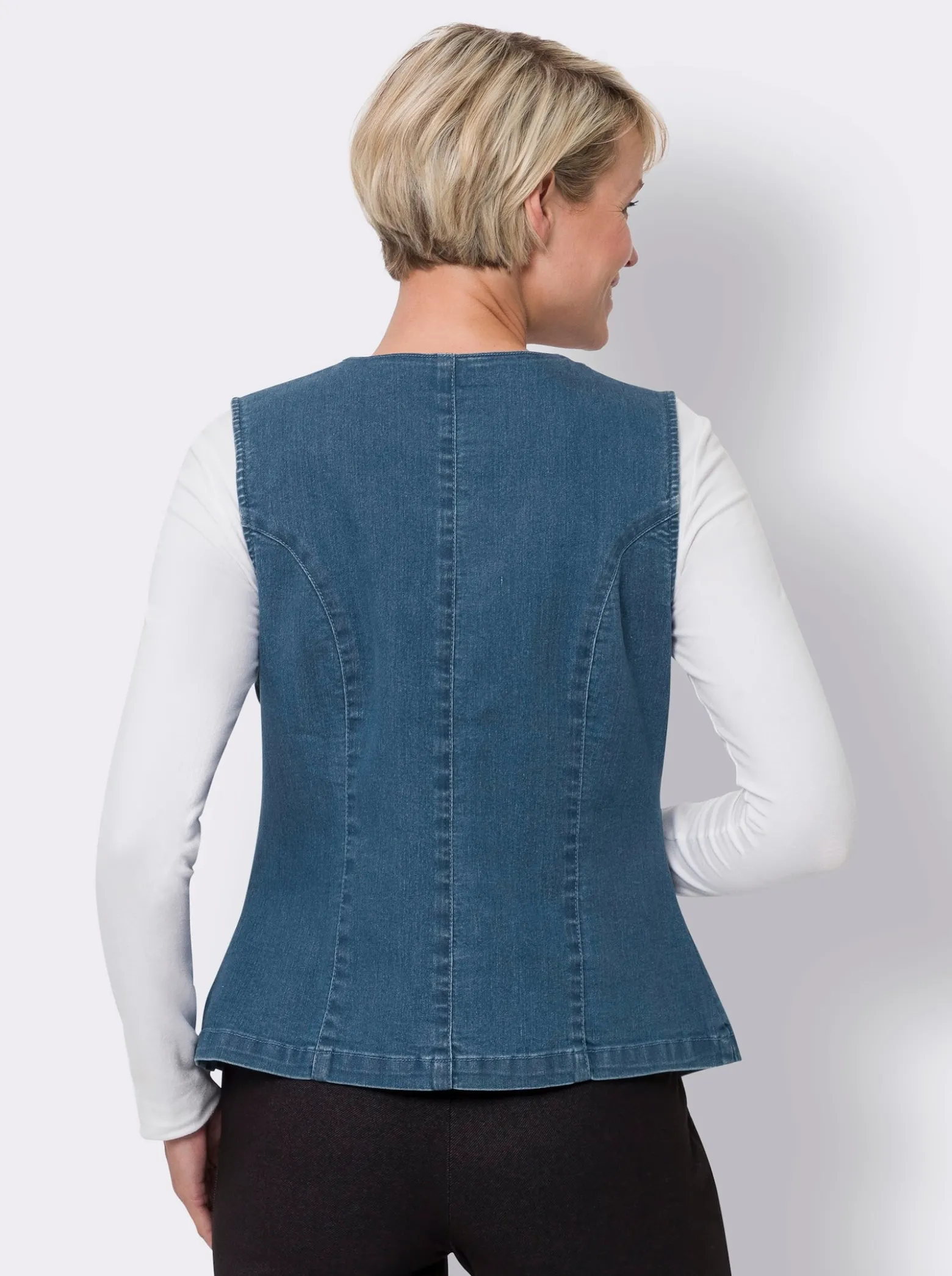 Jeansweste in verkürzter Form