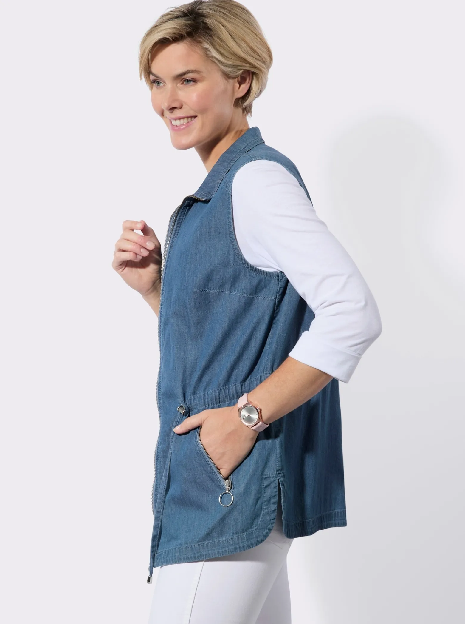 Jeansweste mit schräger Schulterpasse