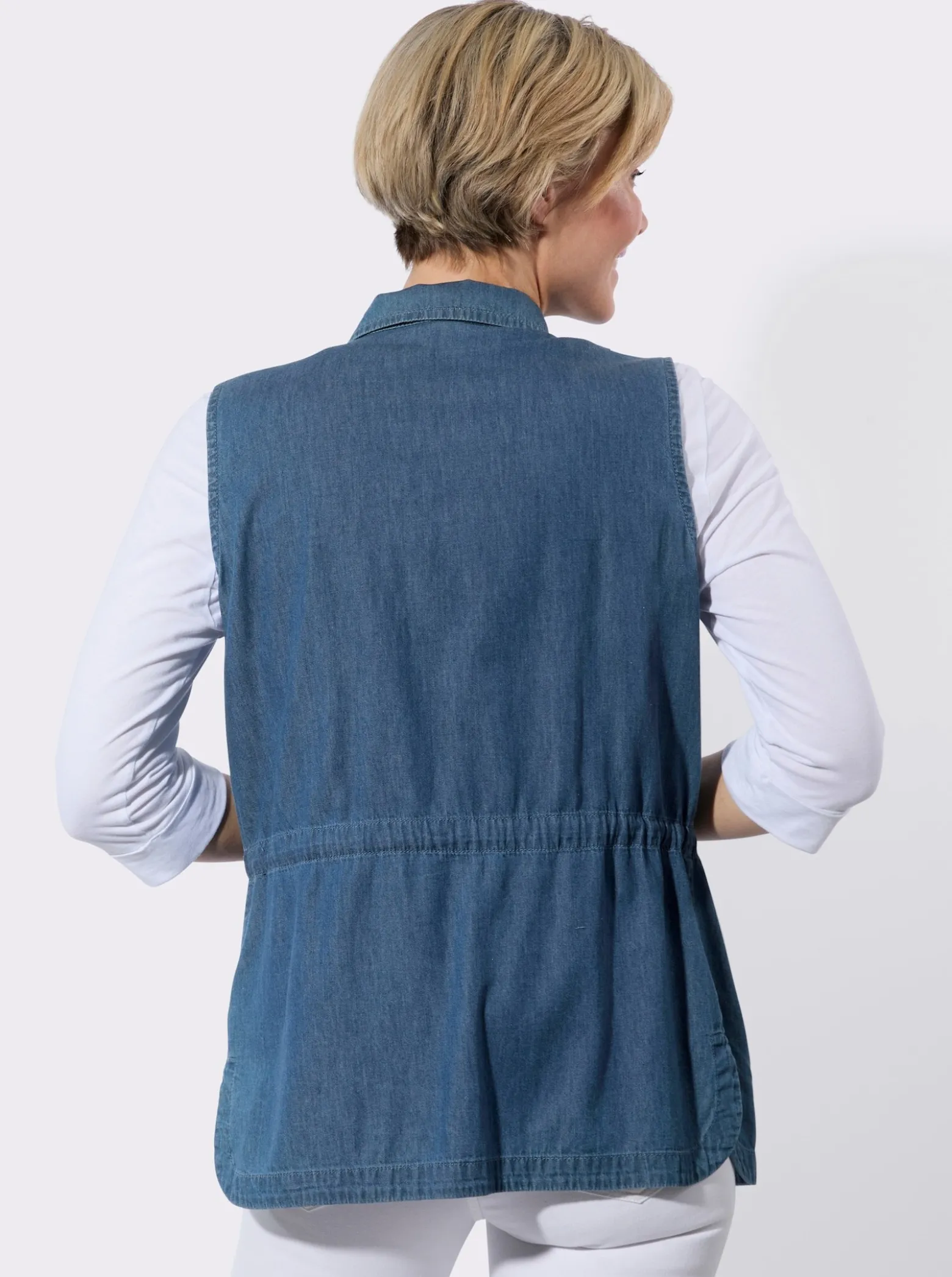 Jeansweste mit schräger Schulterpasse