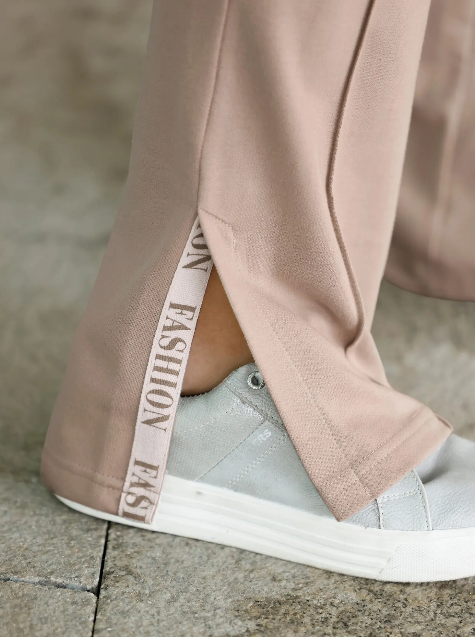 Jerseyhose mit abgesteppten BIesen