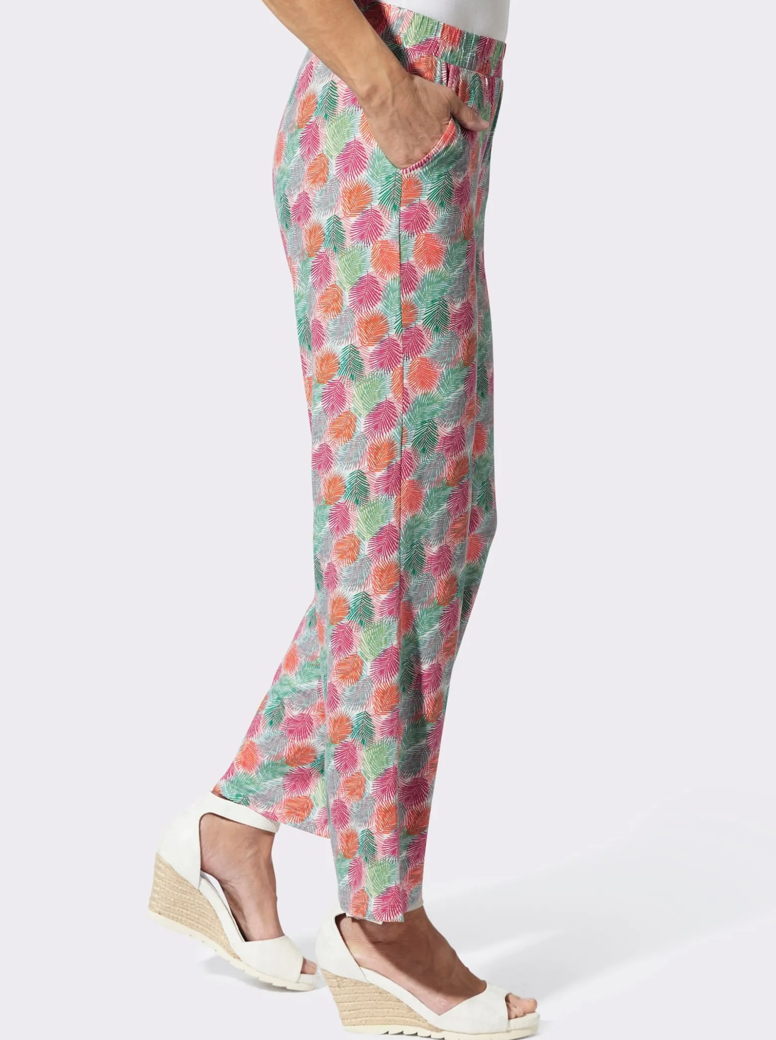 Jerseyhose mit Blätter-Druck