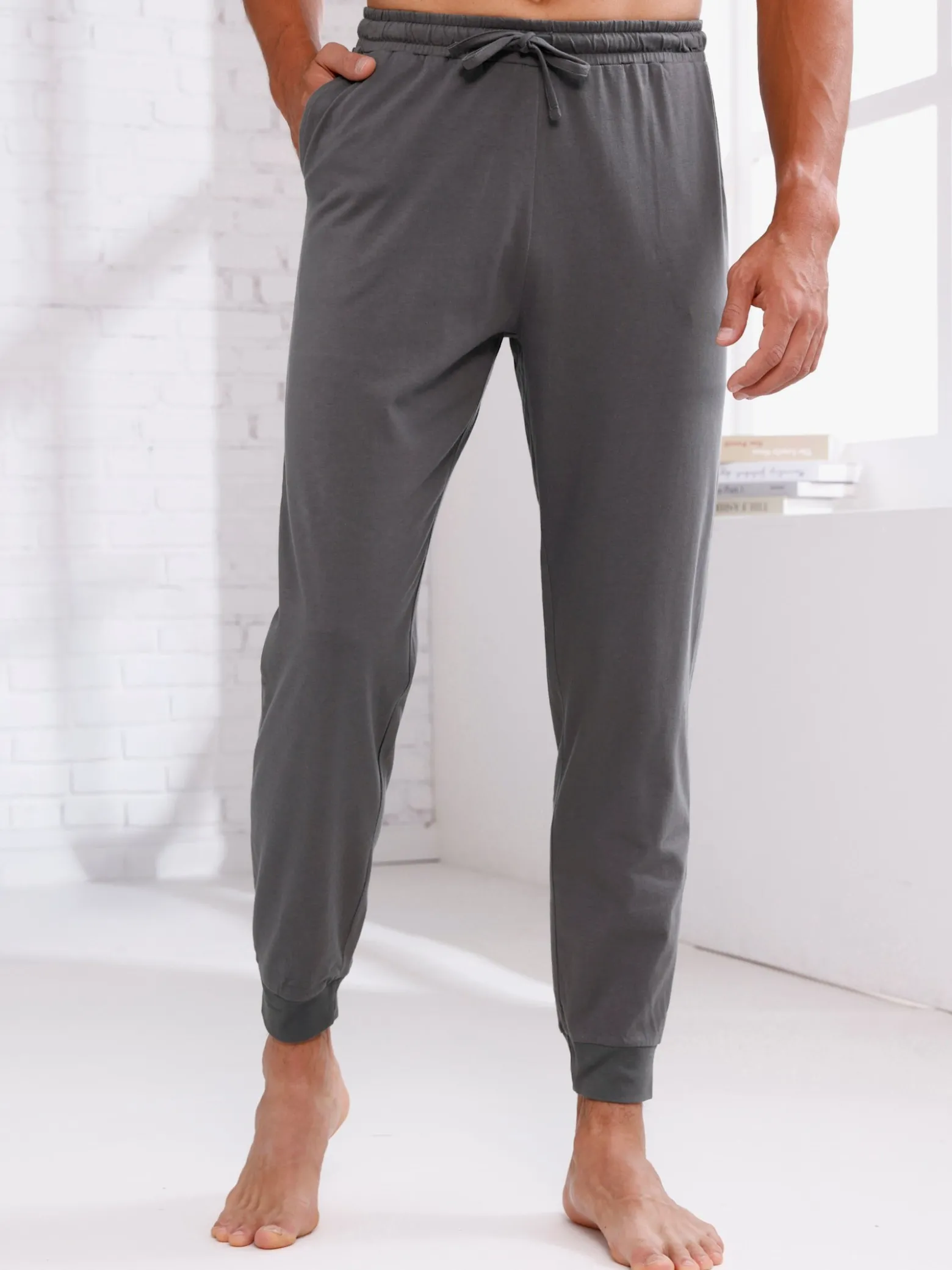 Jerseyhose mit elastischen Rippbündchen