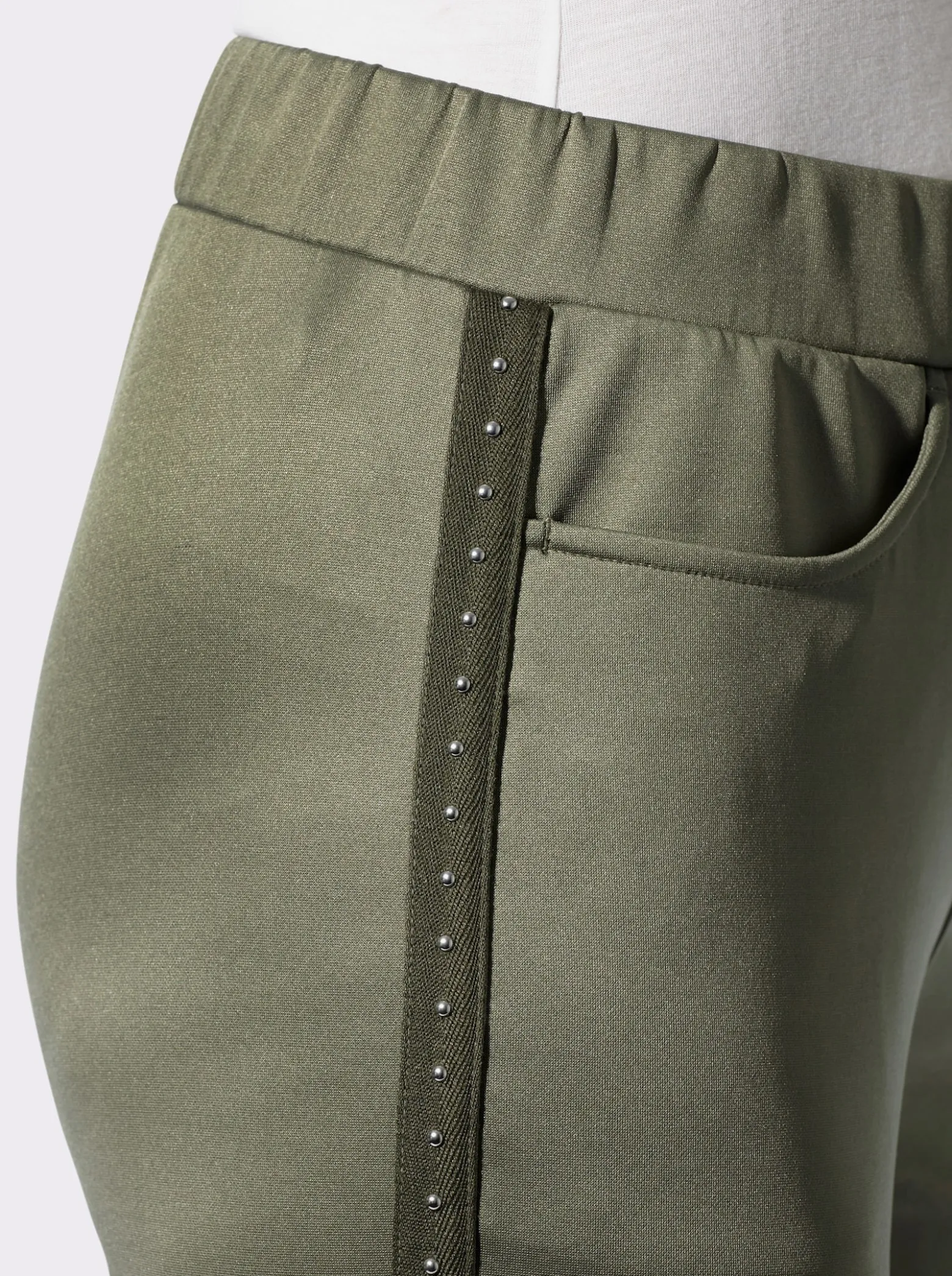 Jerseyhose mit Zierband an den Seitennähten