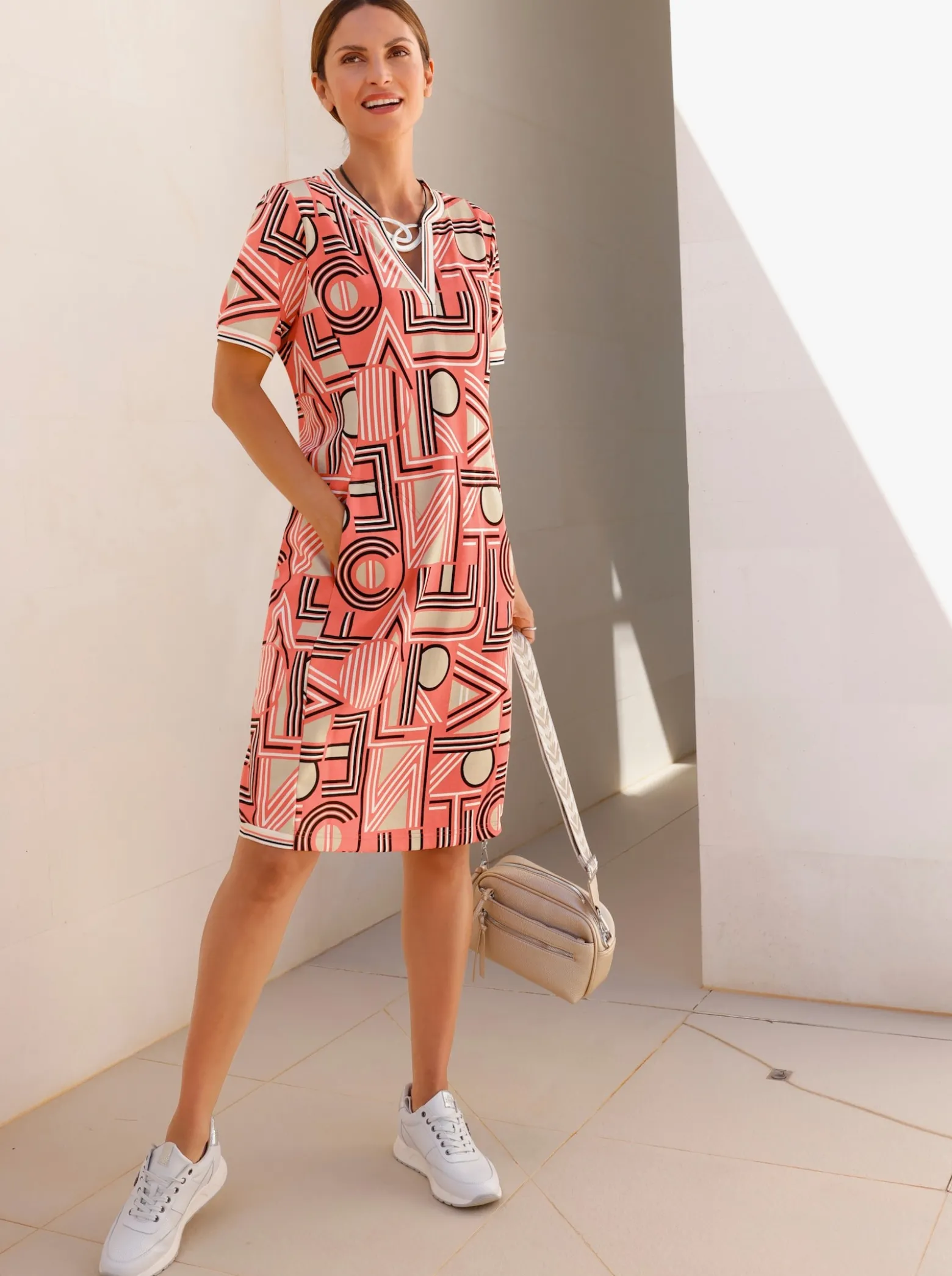 Jerseykleid im Lettering-Dessin