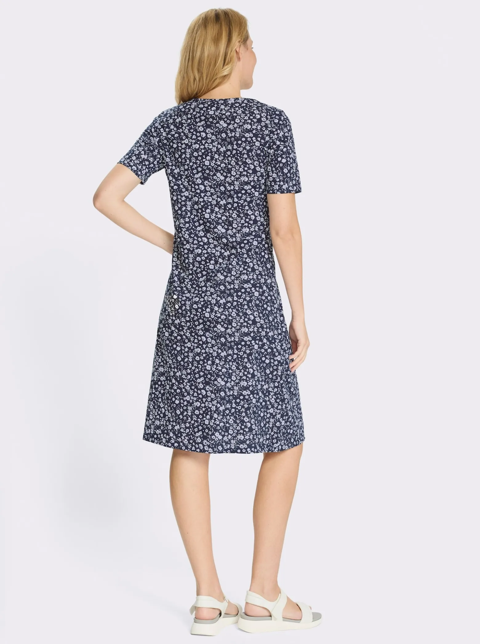 Jerseykleid im Millesfleurs-Dessin
