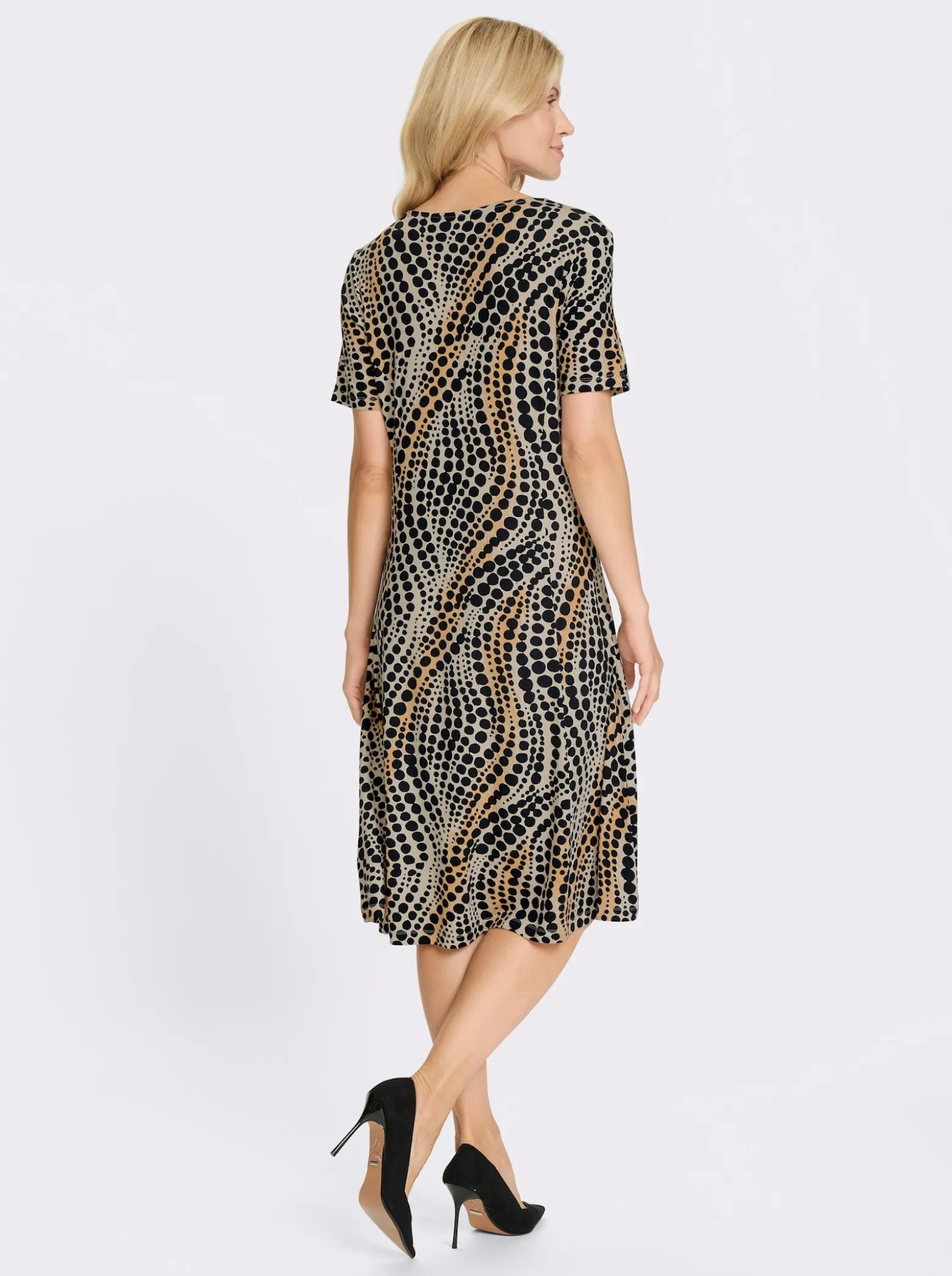 Jerseykleid im Punkte-Dessin