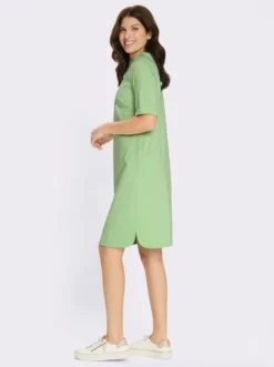 Jerseykleid mit abgerundeten Seitenschlitzen