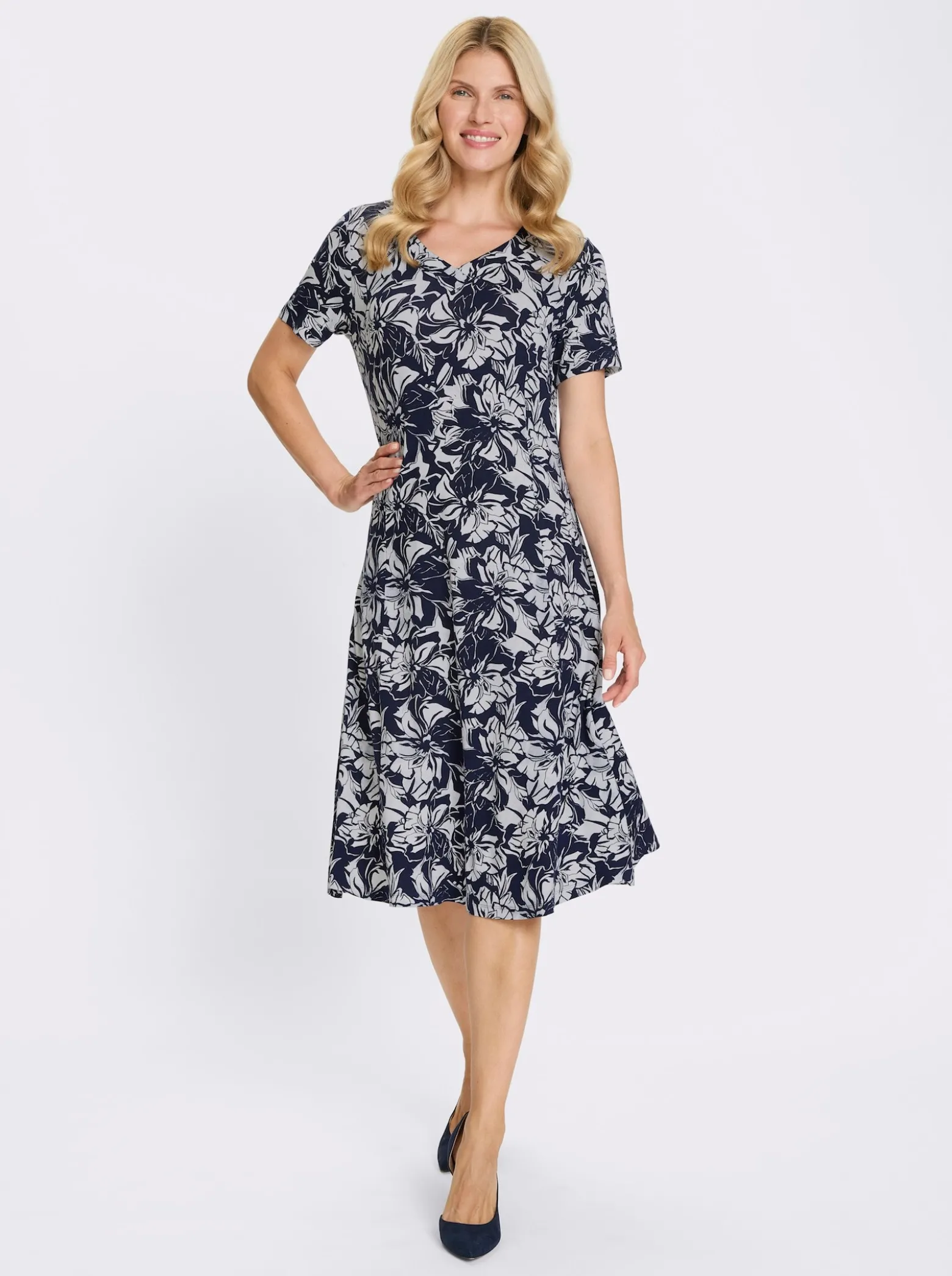 Jerseykleid mit ausgestelltem Rockteil