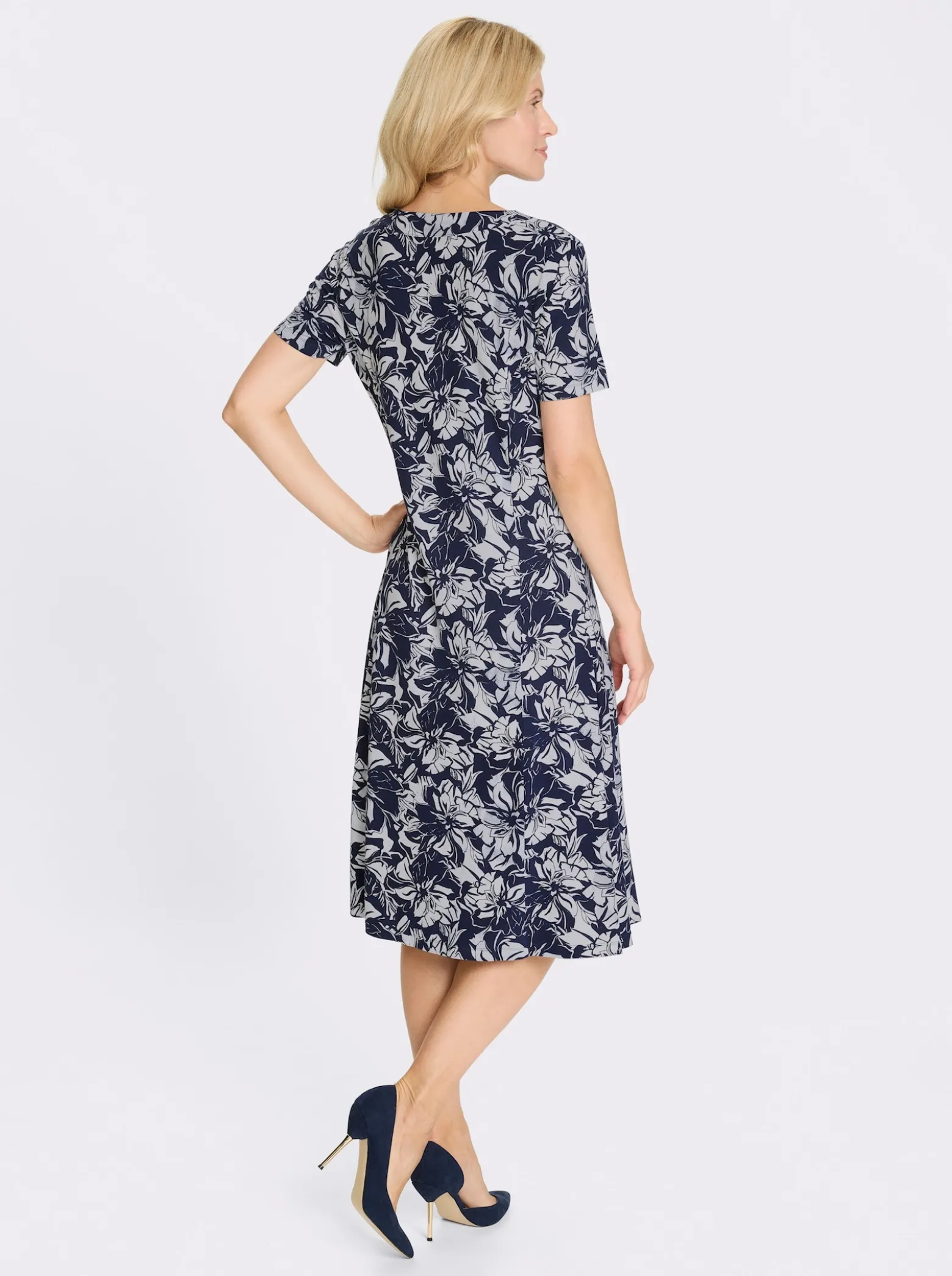 Jerseykleid mit ausgestelltem Rockteil
