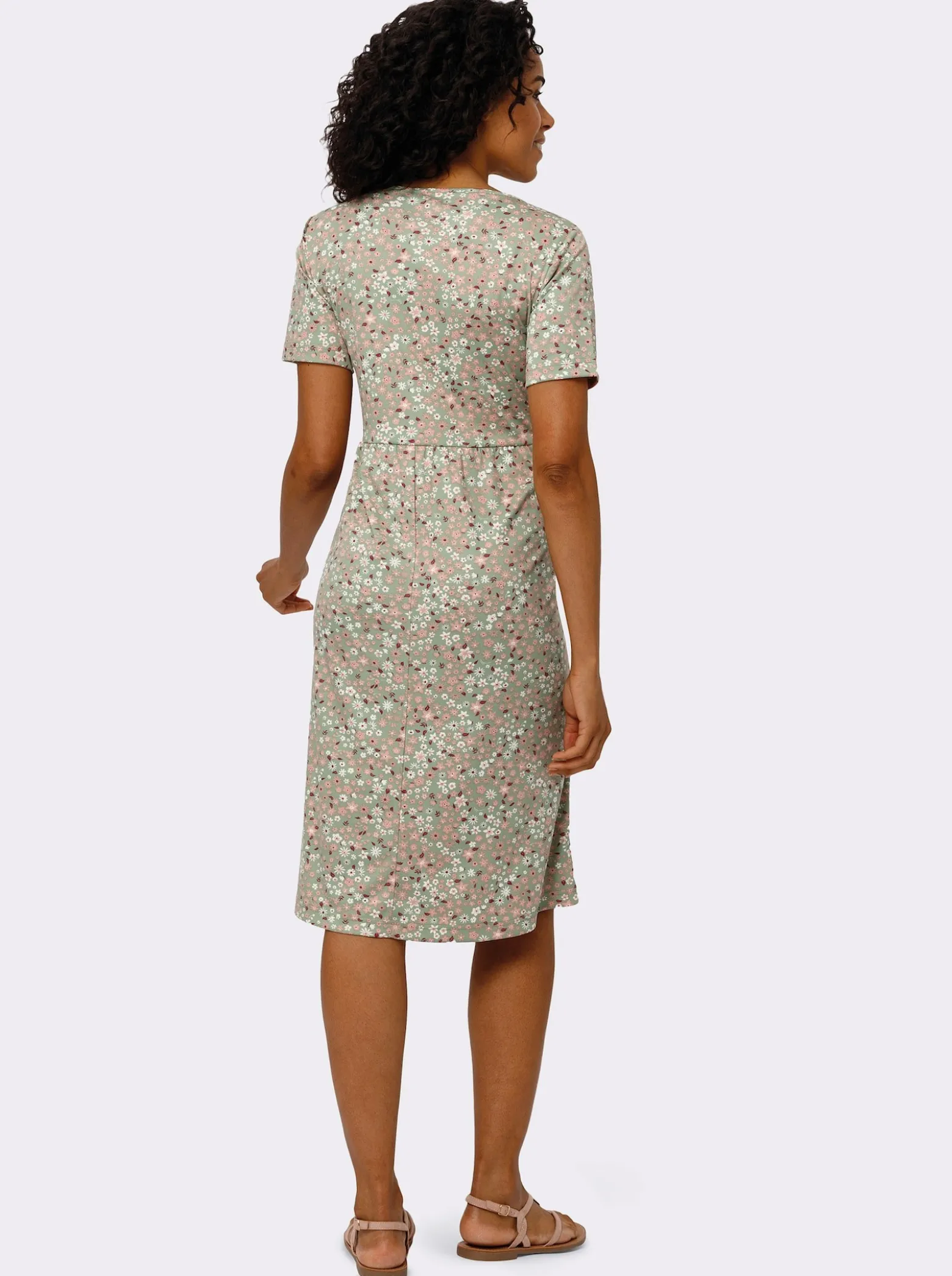 Jerseykleid mit ausgestelltem Rockteil