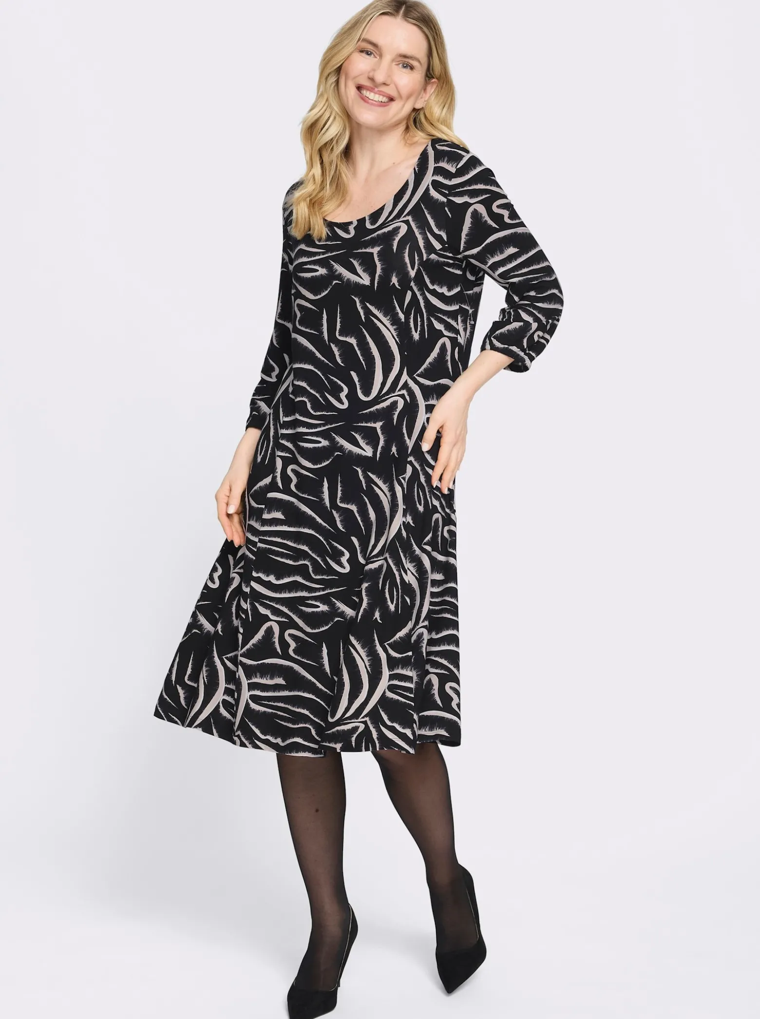 Jerseykleid mit ausgestelltem Rockteil