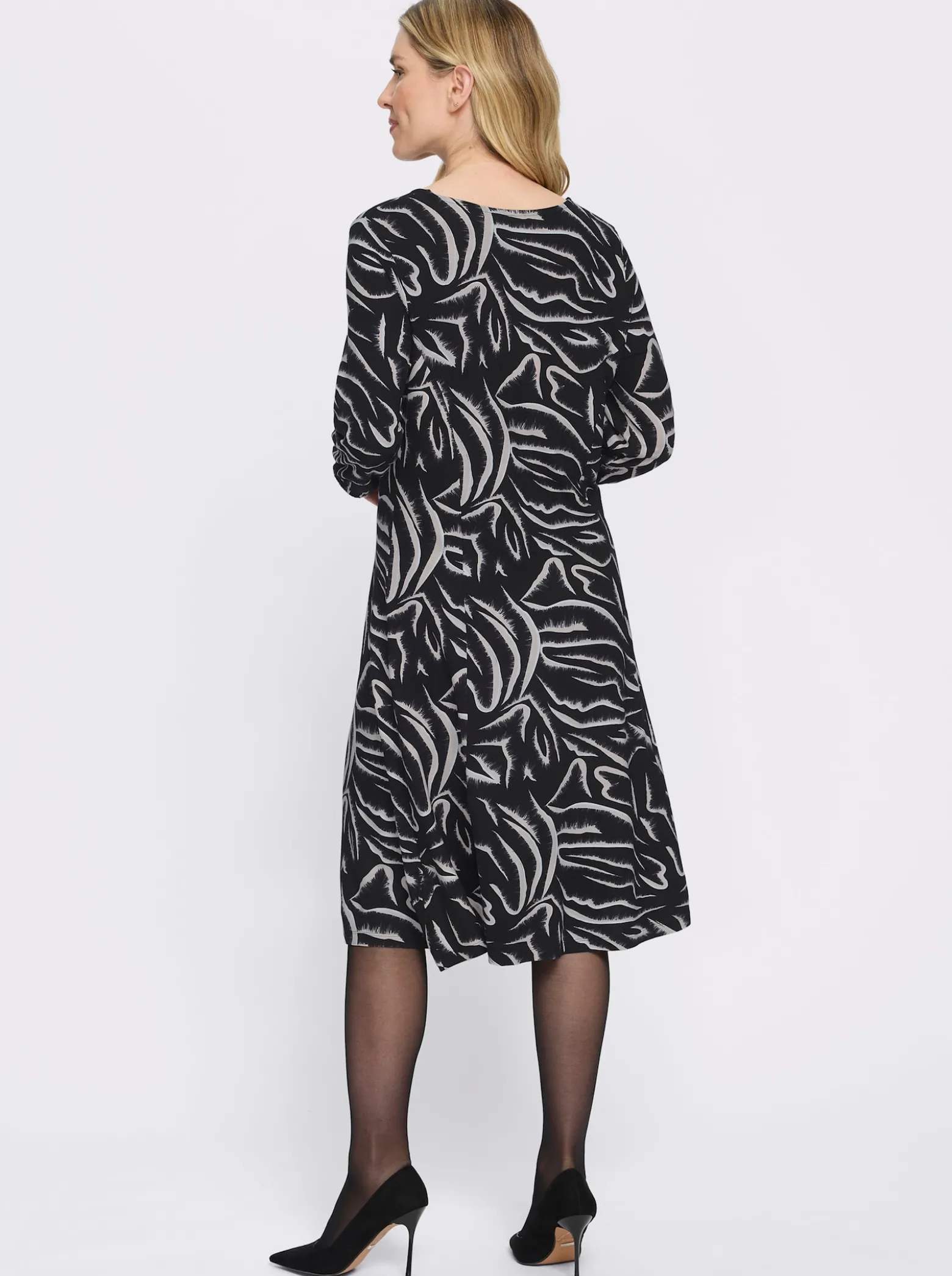 Jerseykleid mit ausgestelltem Rockteil