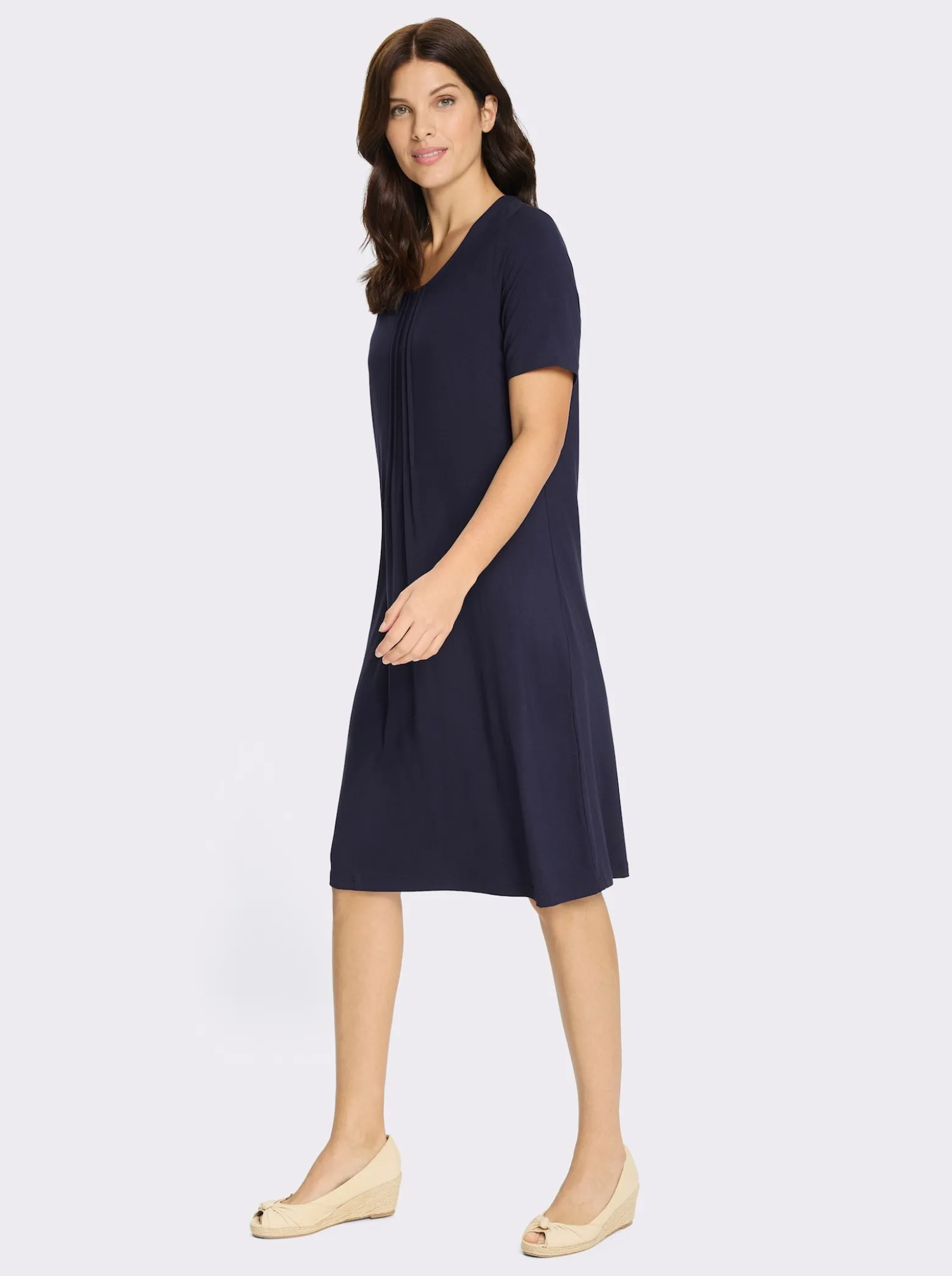Jerseykleid mit Biesenverzierung