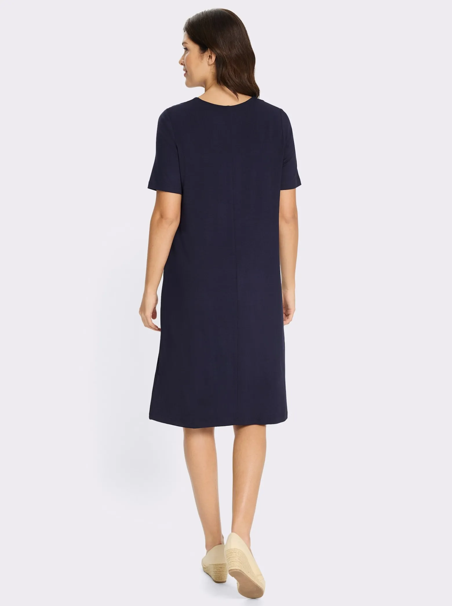 Jerseykleid mit Biesenverzierung