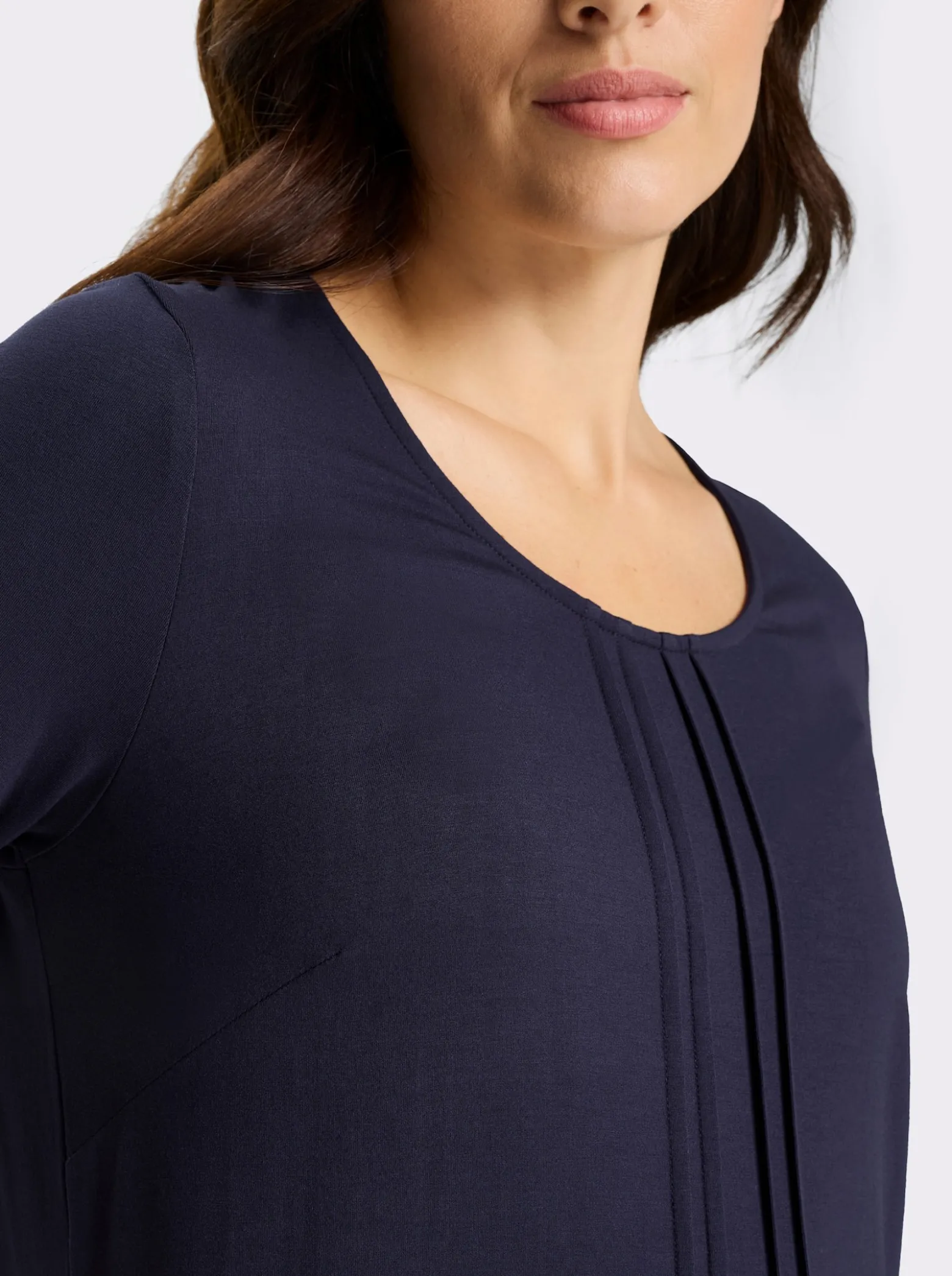 Jerseykleid mit Biesenverzierung