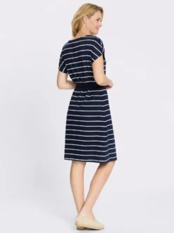 Jerseykleid mit Bindegürtel