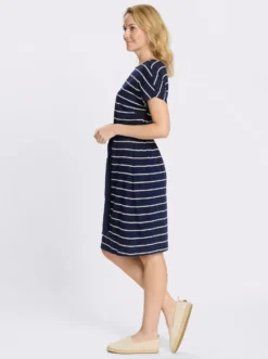 Jerseykleid mit Bindegürtel