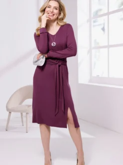 Jerseykleid mit fixiertem Bindegürtel