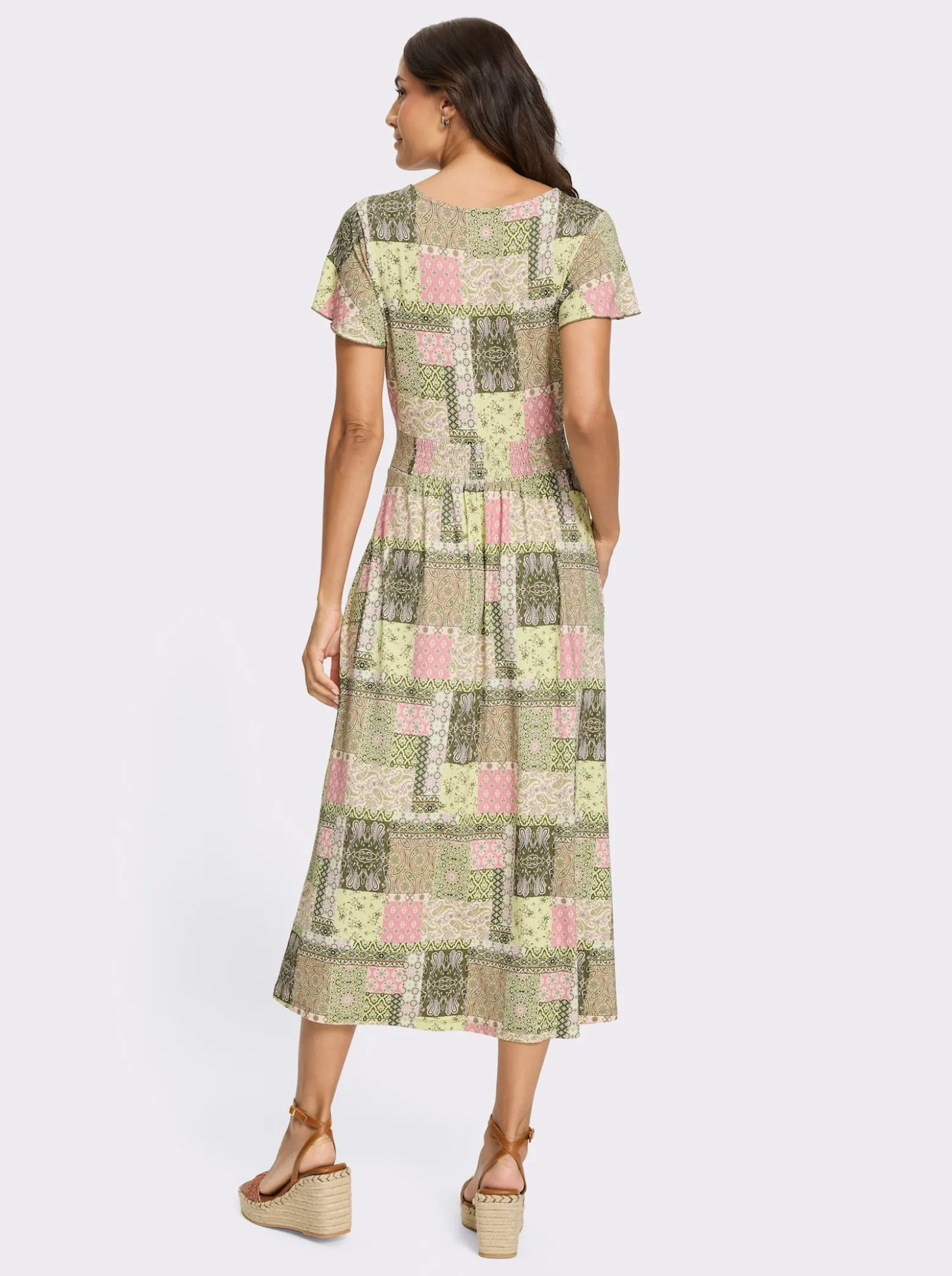 Jerseykleid mit gesmoktem Taillenband hinten