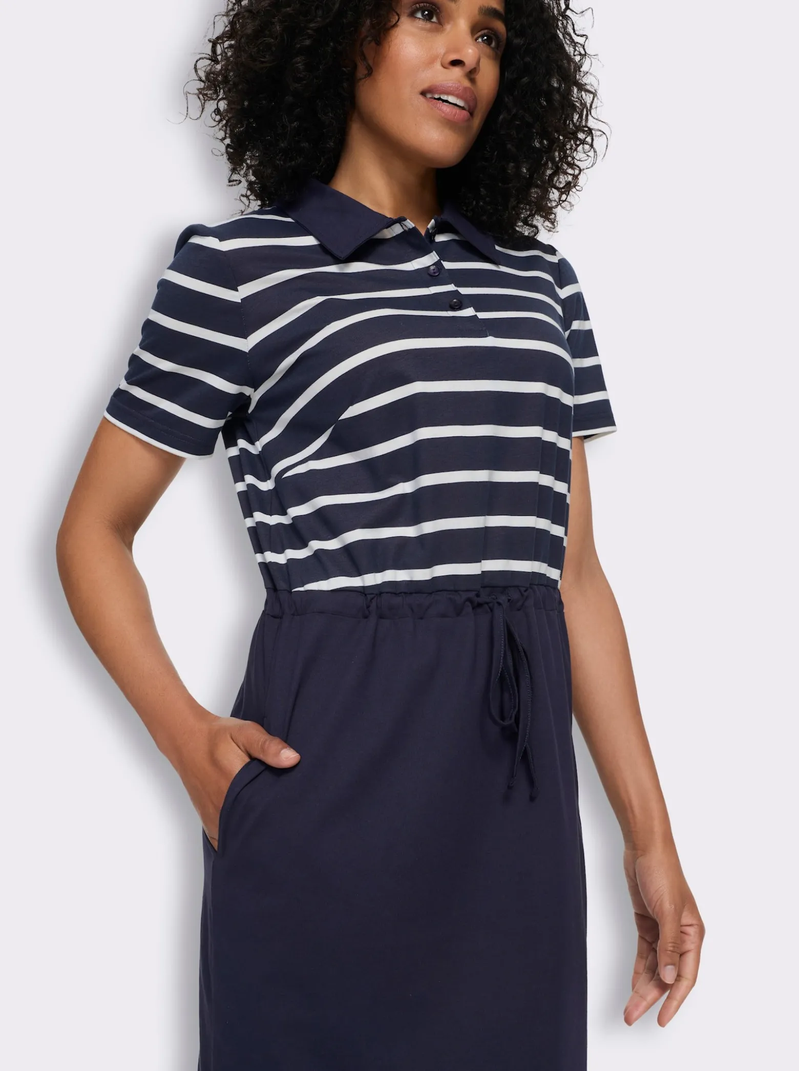 Jerseykleid mit 2 Nahttaschen