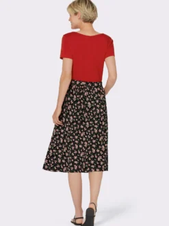 Jerseykleid mit passendem Bindegürtel