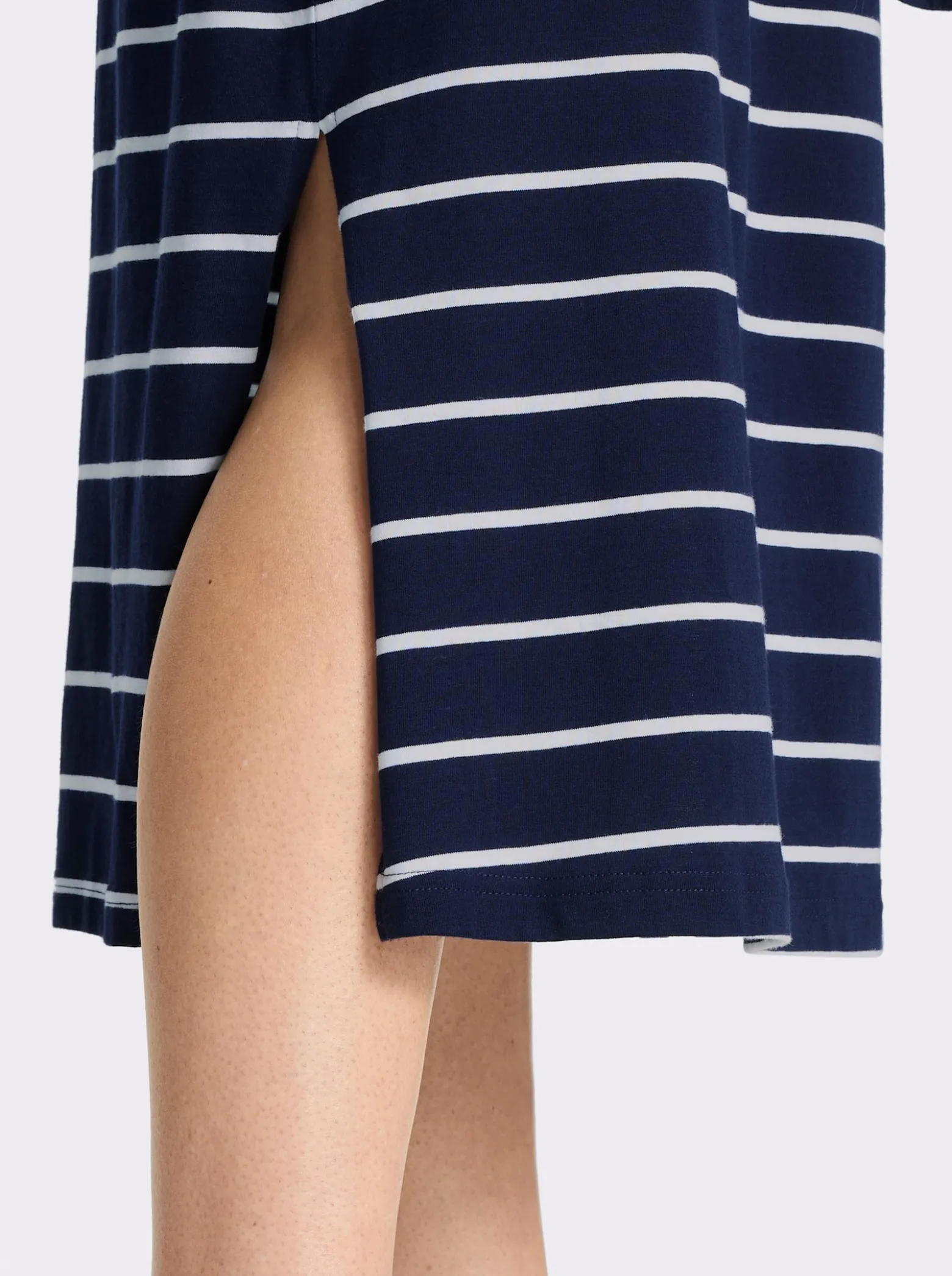 Jerseykleid mit U-Boot-Ausschnitt