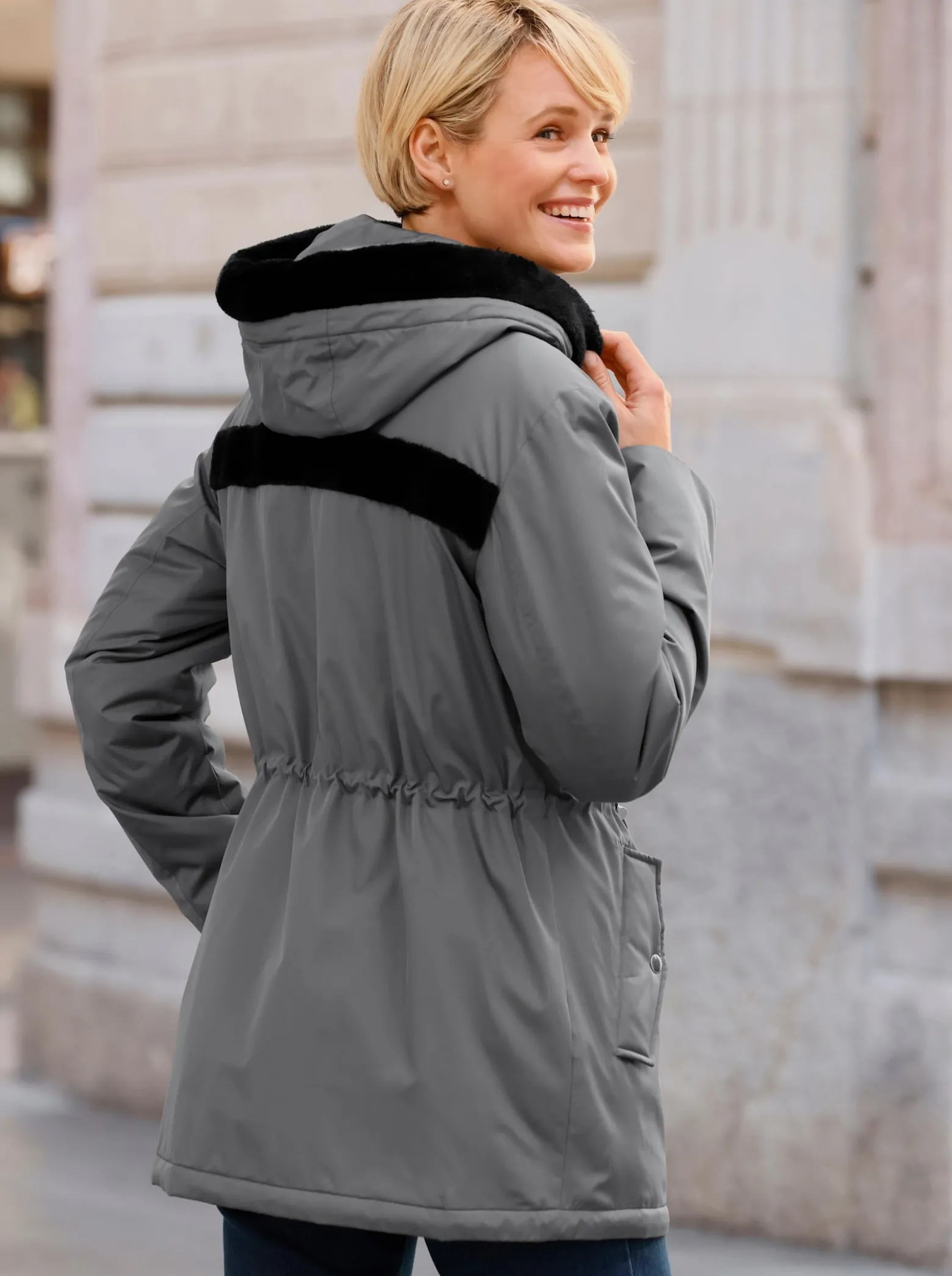 Kapuzenjacke mit Pelz-Imitat-Besatz