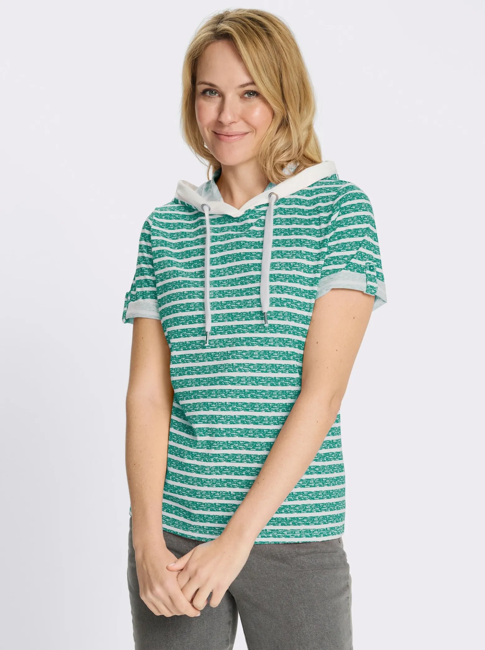 Kapuzenshirt mit kurzen Ärmeln