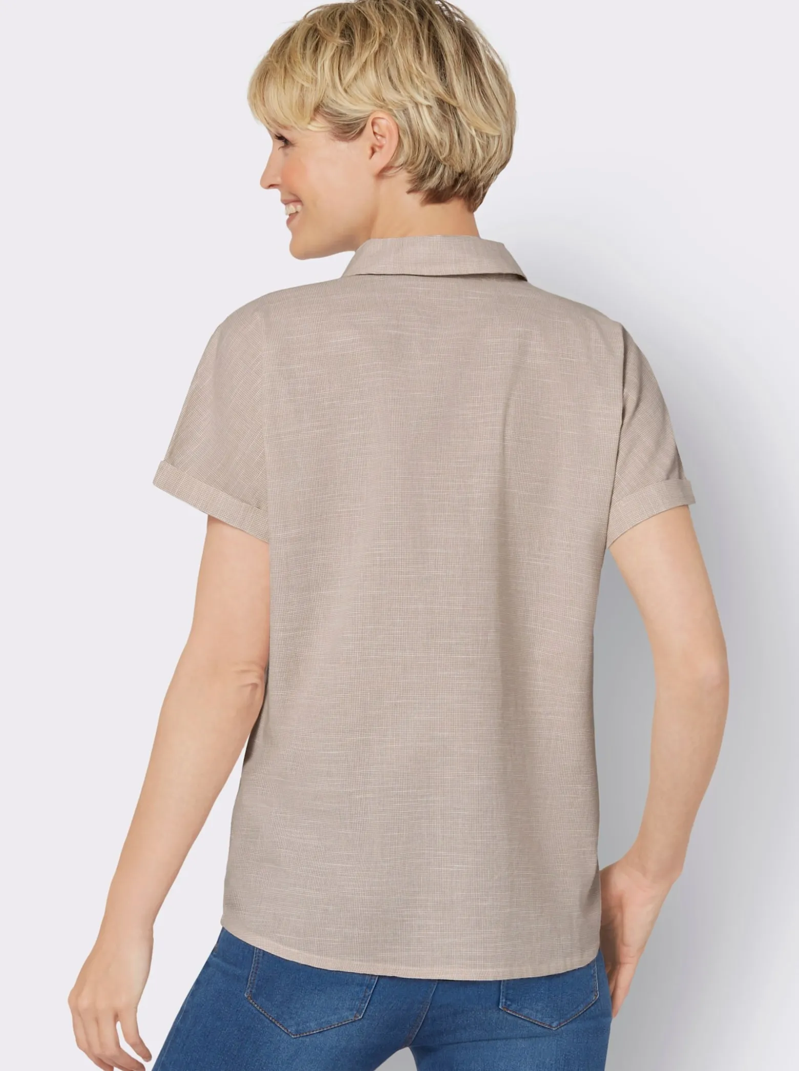 Kurzarm-Bluse mit abgerundetem Saum