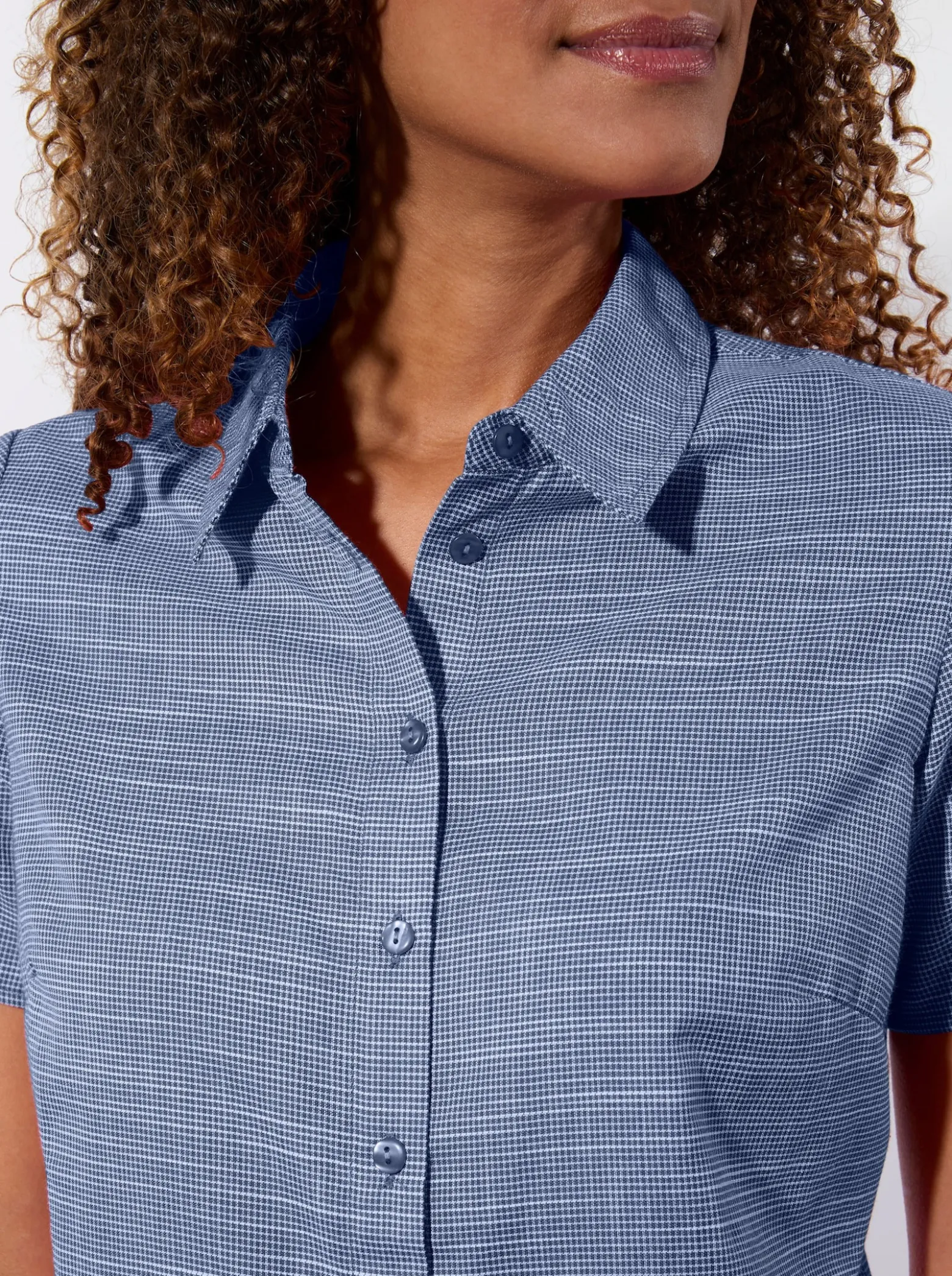 Kurzarm-Bluse mit abgerundetem Saum