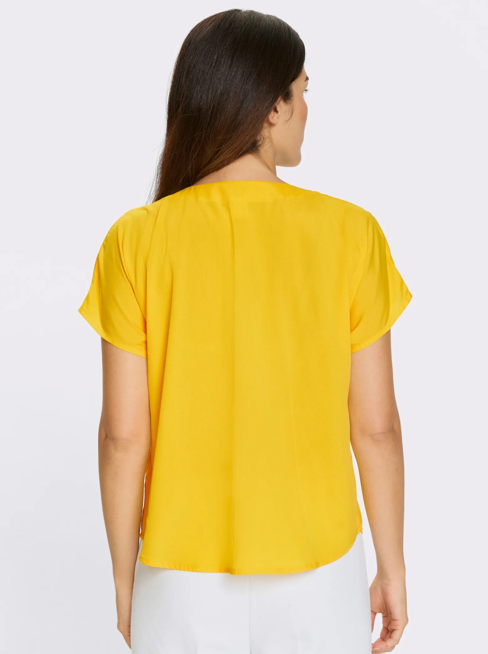 Kurzarm-Bluse mit Falte im Vorderteil