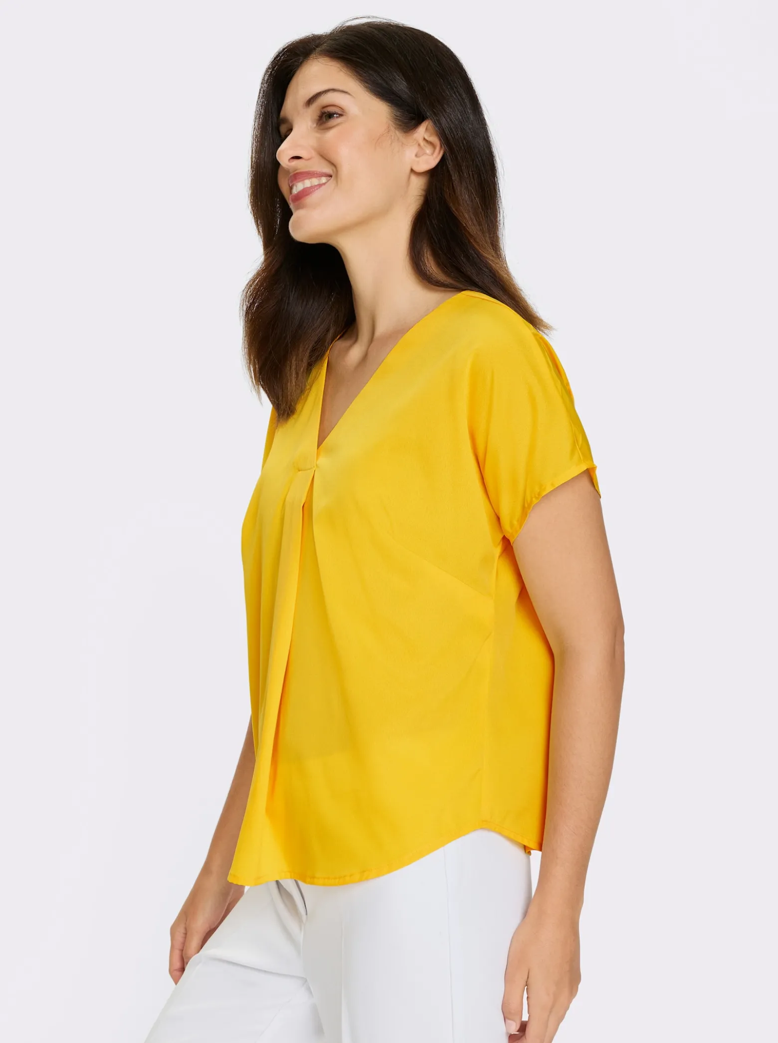 Kurzarm-Bluse mit Falte im Vorderteil