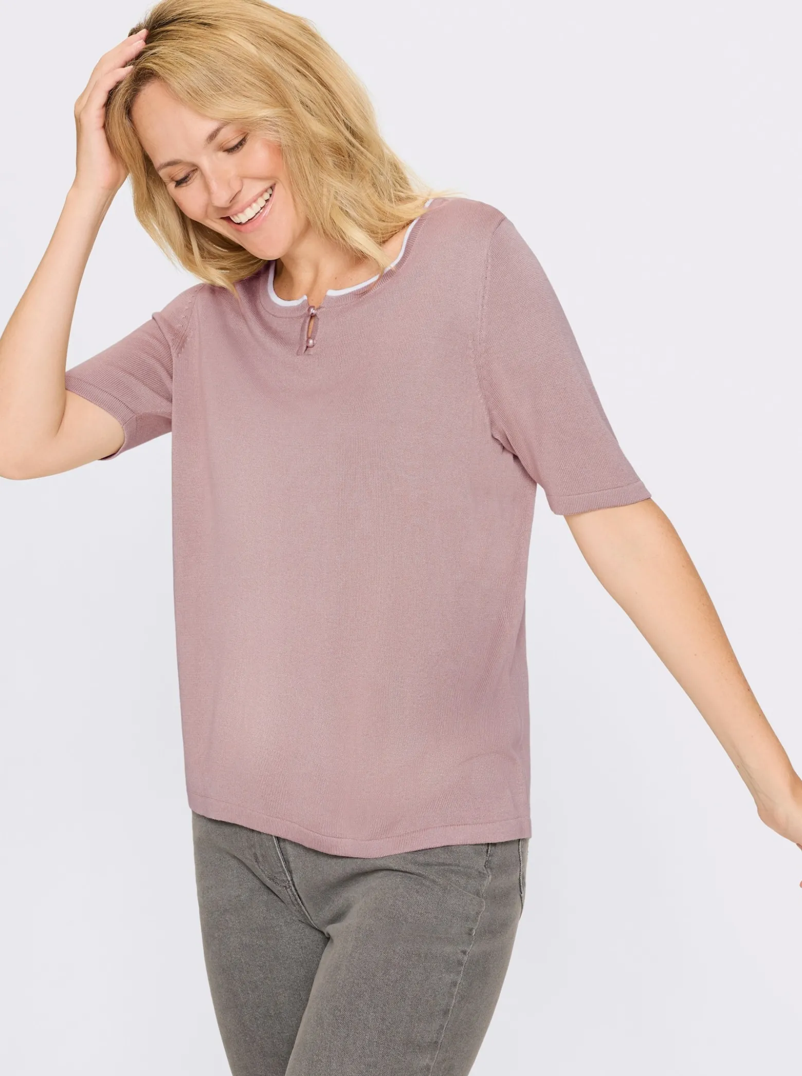 Kurzarmpullover mit Kontrast-Details