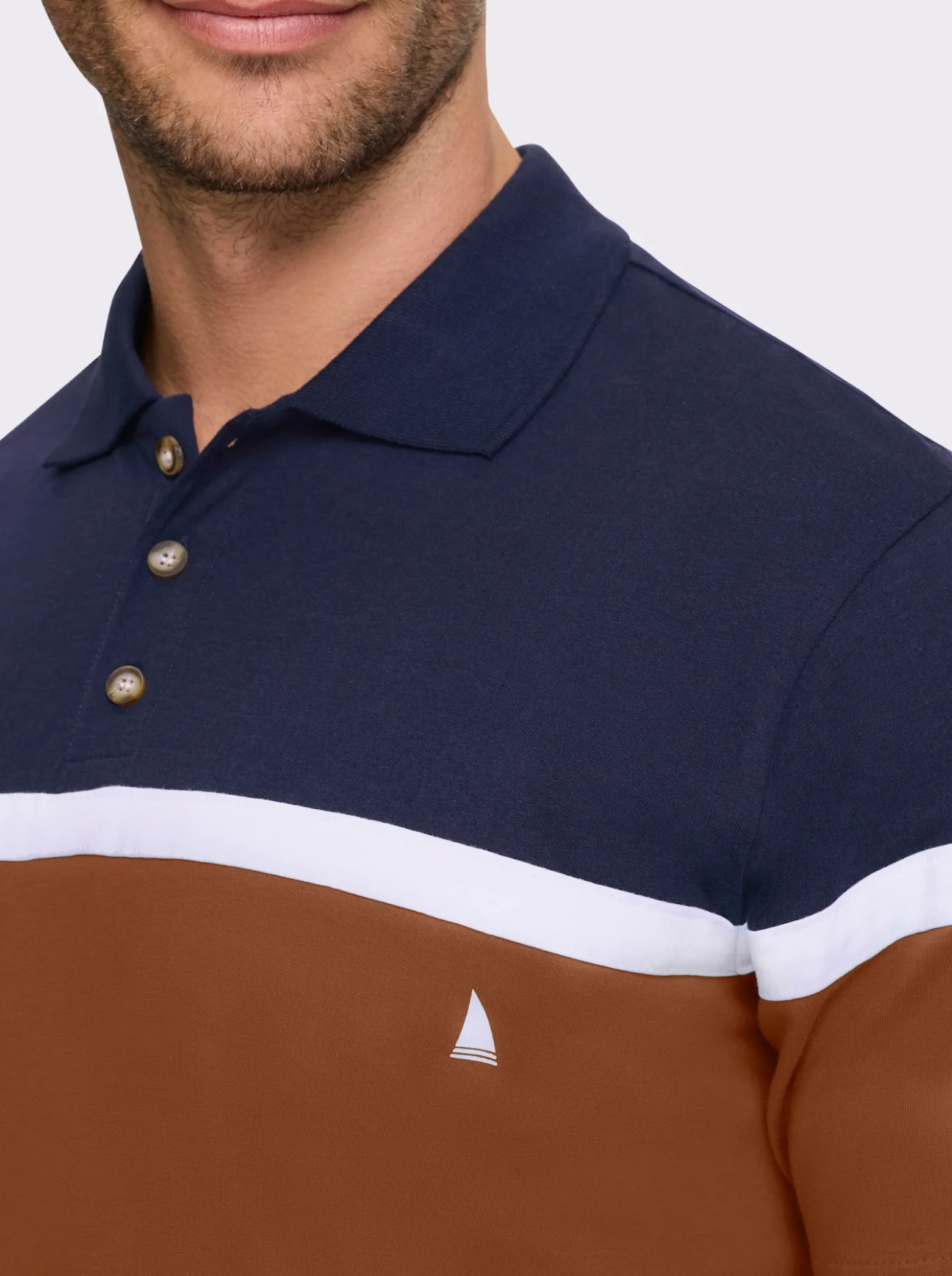 Kurzarmshirt aus Baumwolle. Colour Blocking