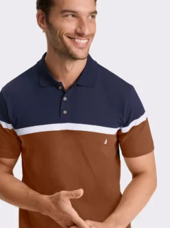 Kurzarmshirt aus Baumwolle. Colour Blocking