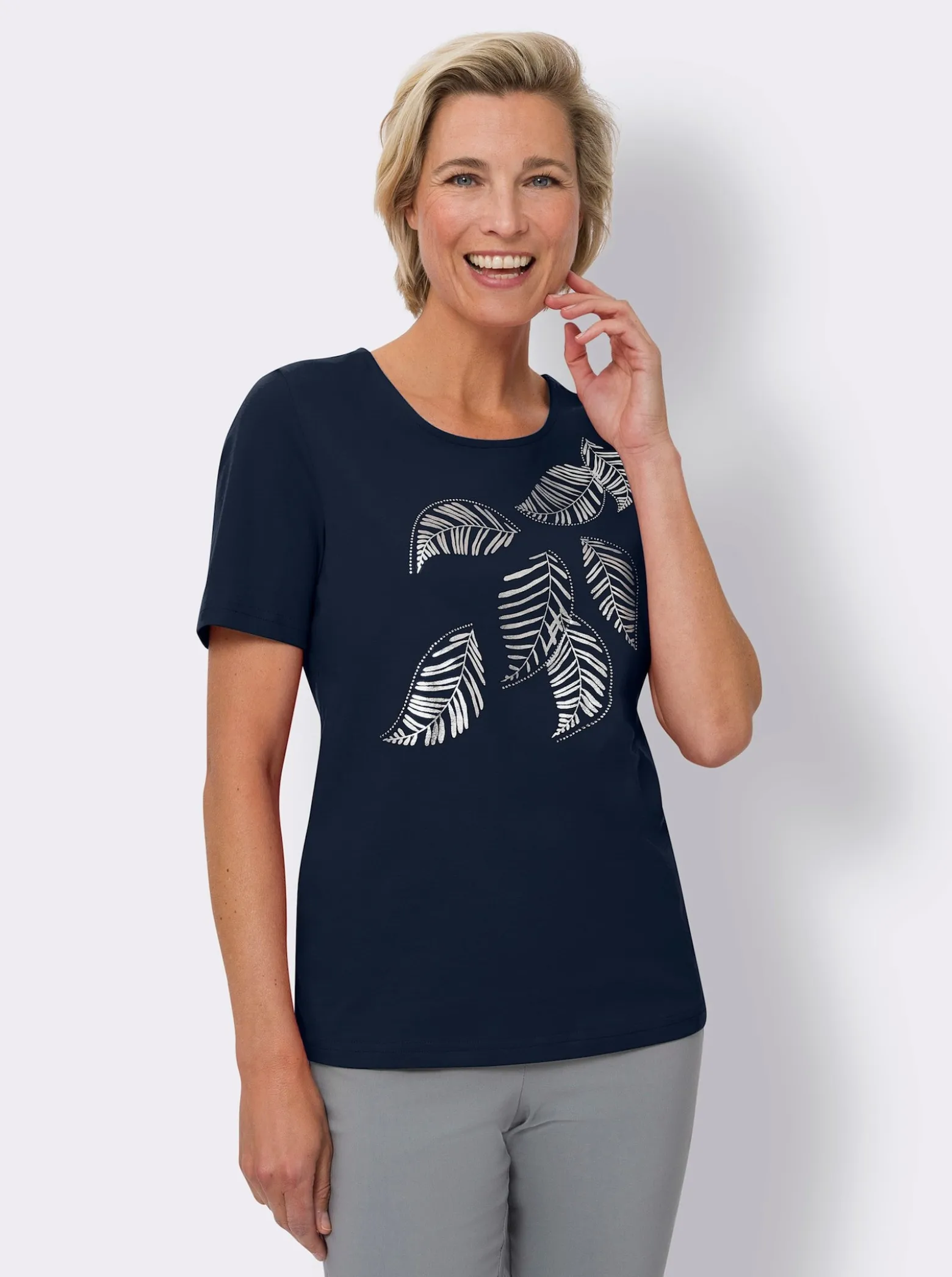 Kurzarmshirt im Blätter-Dessin