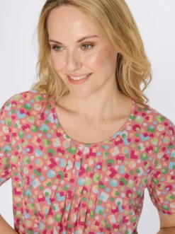 Kurzarmshirt im bunten Allover-Print