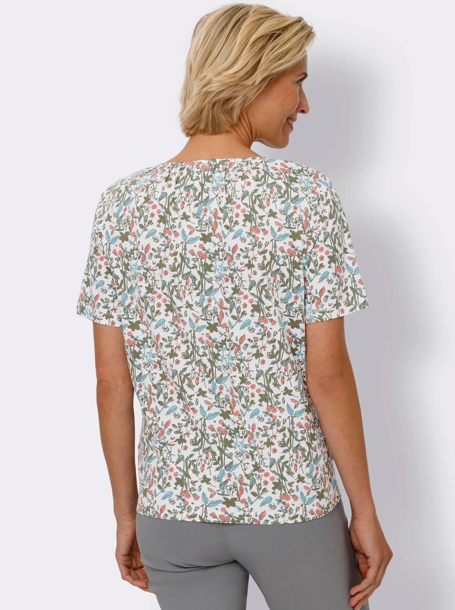 Kurzarmshirt im floralen Dessin