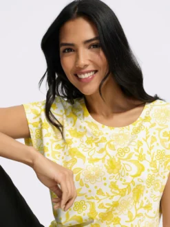 Kurzarmshirt im Paisley-Blüten-Mix