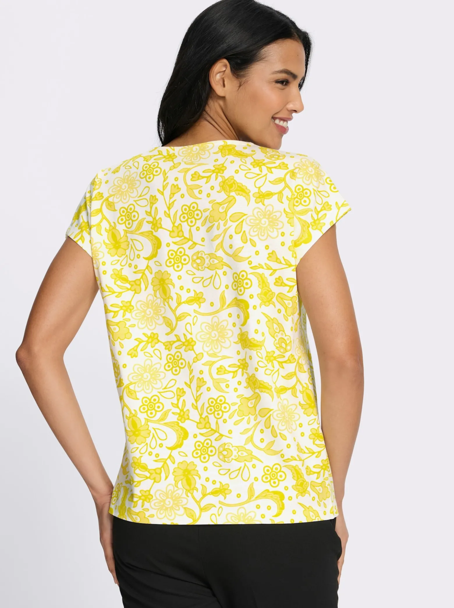 Kurzarmshirt im Paisley-Blüten-Mix