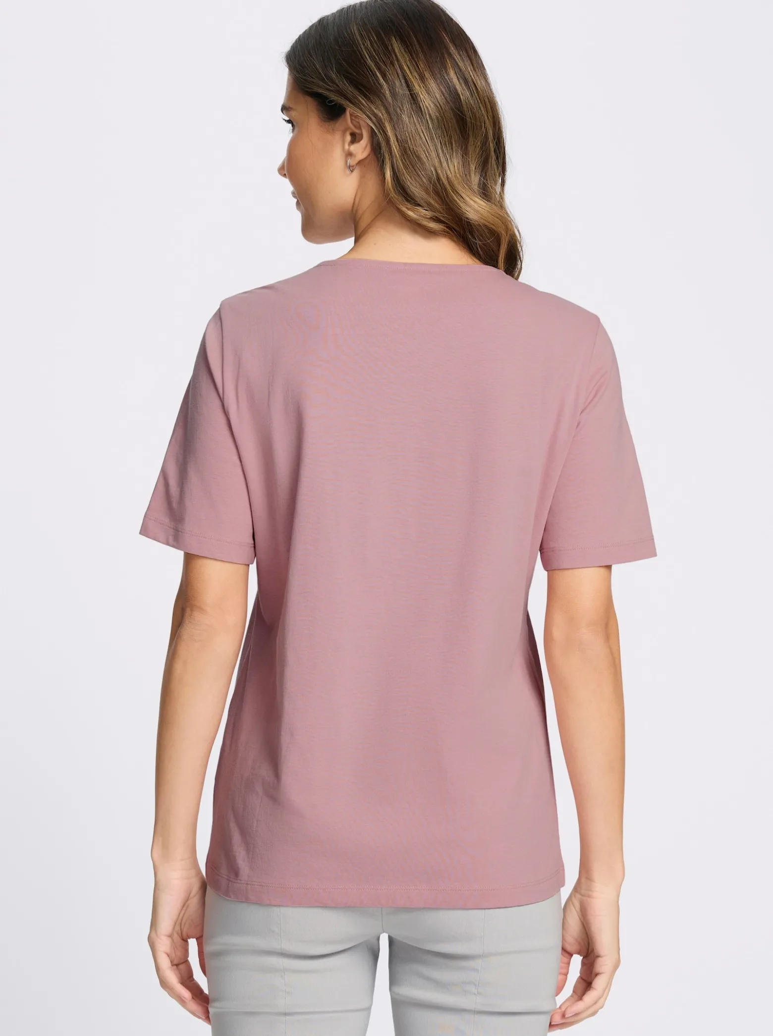 Kurzarmshirt im Trachtenstil
