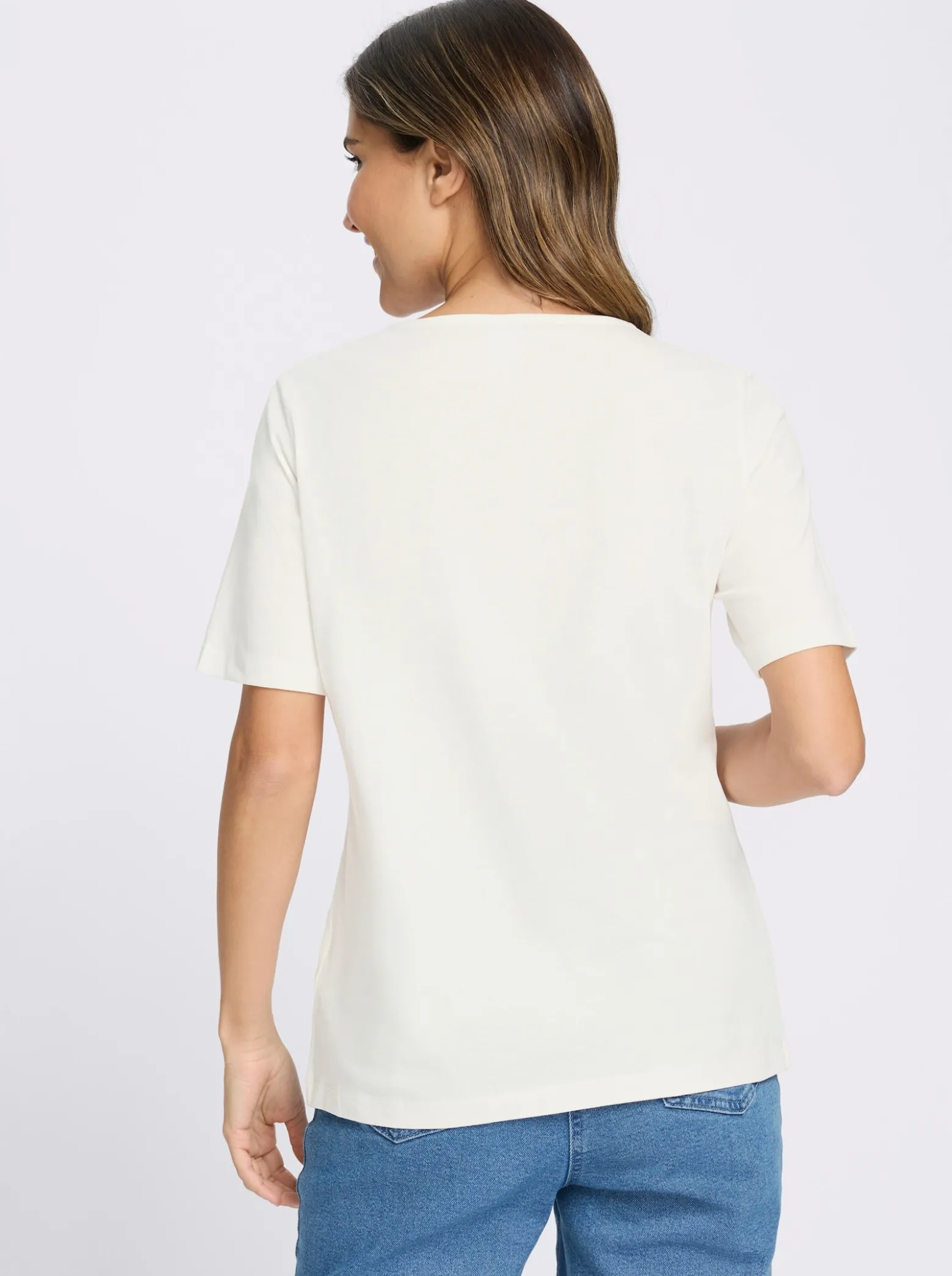 Kurzarmshirt im Trachtenstil