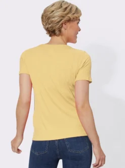 Kurzarmshirt in elastischer Ripp-Qualität